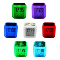 Kép 2/2 - LED-es Ébresztőóra Egyedi Mintával, 8 x 8 cm - 5990 Ft