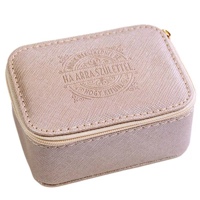 Ajándék Ékszeres Doboz - Minek Illeszkednél Be…