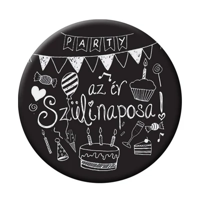 Az Év Szülinaposa Fekete Színű Ajándék Parti Kitűző Szülinapra - 5,5 cm Az Év Szülinaposa Fekete Színű Ajándék Parti Kitűző Szülinapra - 5,5 cm