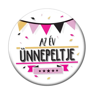 Az Év Ünnepeltje Rózsaszín Színű Ajándék Parti Kitűző Szülinapra - 5,5 cm Az Év Ünnepeltje Rózsaszín Színű Ajándék Parti Kitűző Szülinapra - 5,5 cm