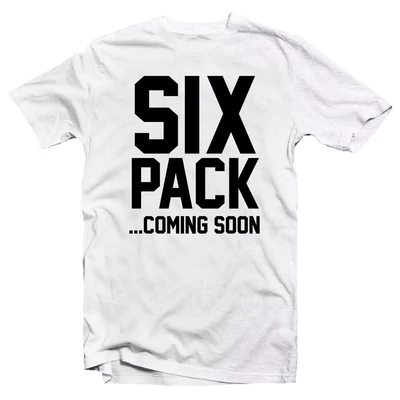 Six Pack… Coming Soon' Vicces Kondis Póló Six Pack… Coming Soon' Vicces Kondis Póló