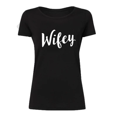 Wifey' Feliratos Lánybúcsú Női Póló Wifey' Feliratos Lánybúcsú Női Póló