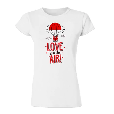 Love is in The Air Ajándék Póló Valentin-napra