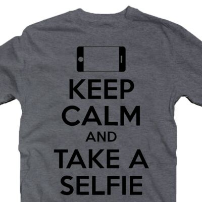 Kép 3/3 - Keep Calm And Take a Selfie Ajándék Póló 2