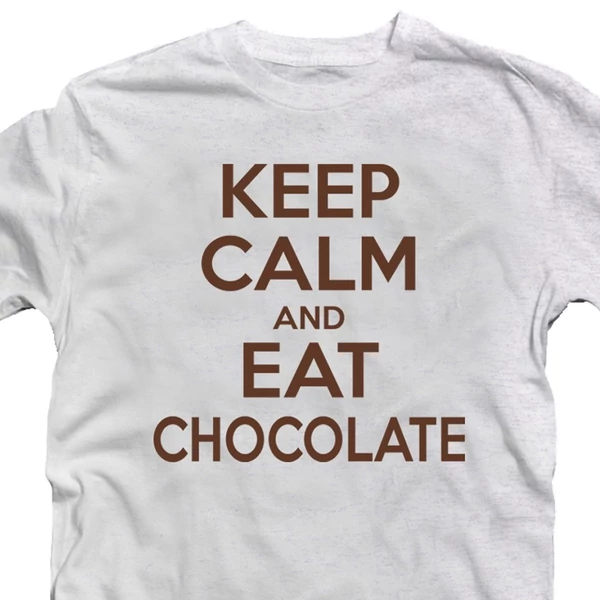 Keep Calm And Eat Chocolate Meglepetés Póló 2